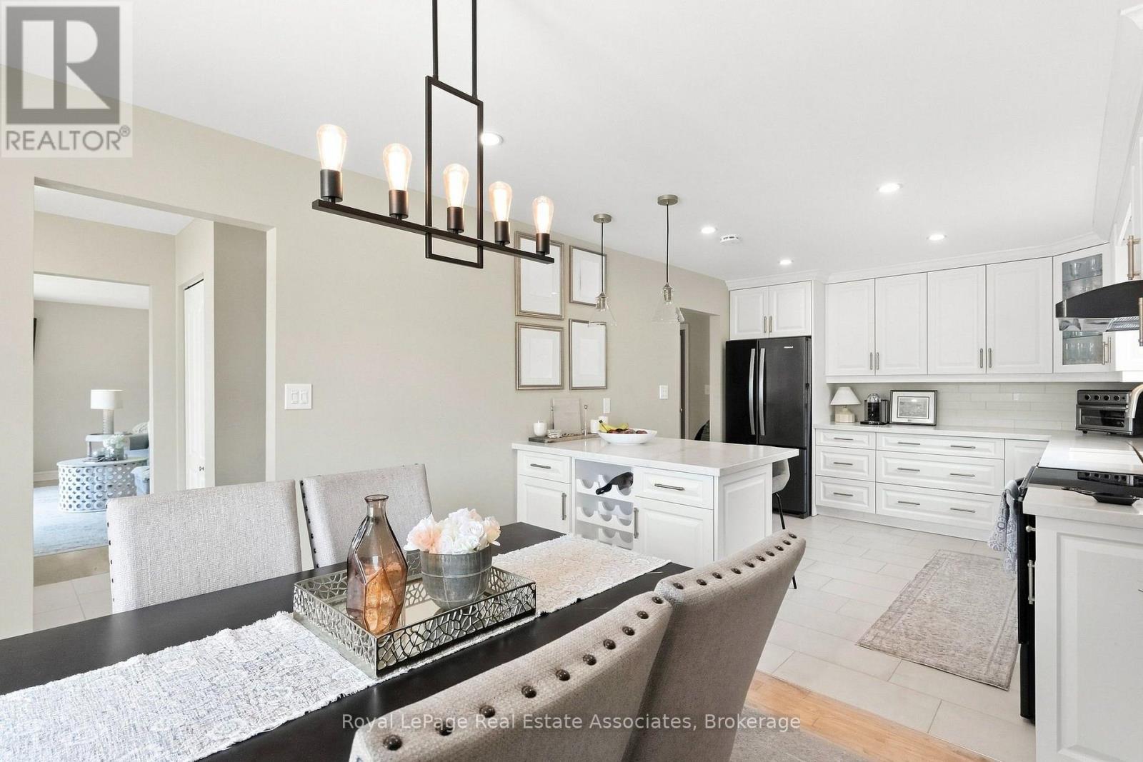 15 Quay Court, Hamilton, ON - Indoor