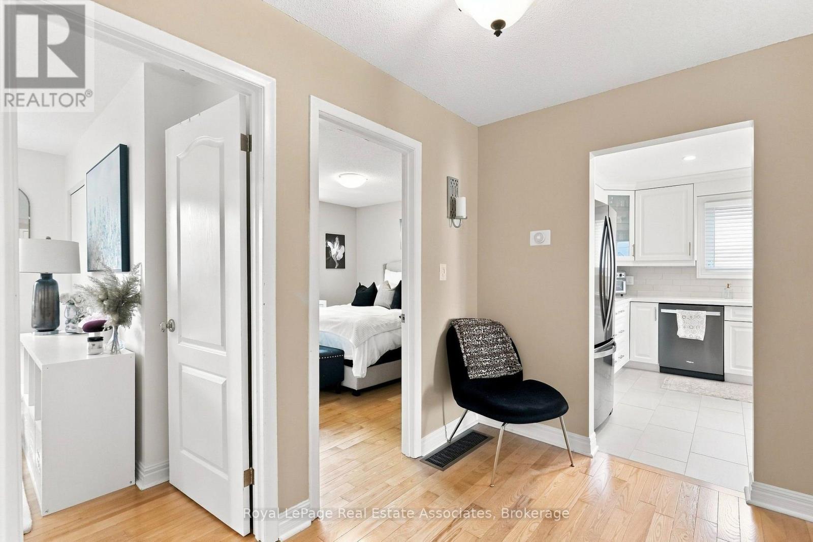 15 Quay Court, Hamilton, ON - Indoor Photo Showing Other Room
