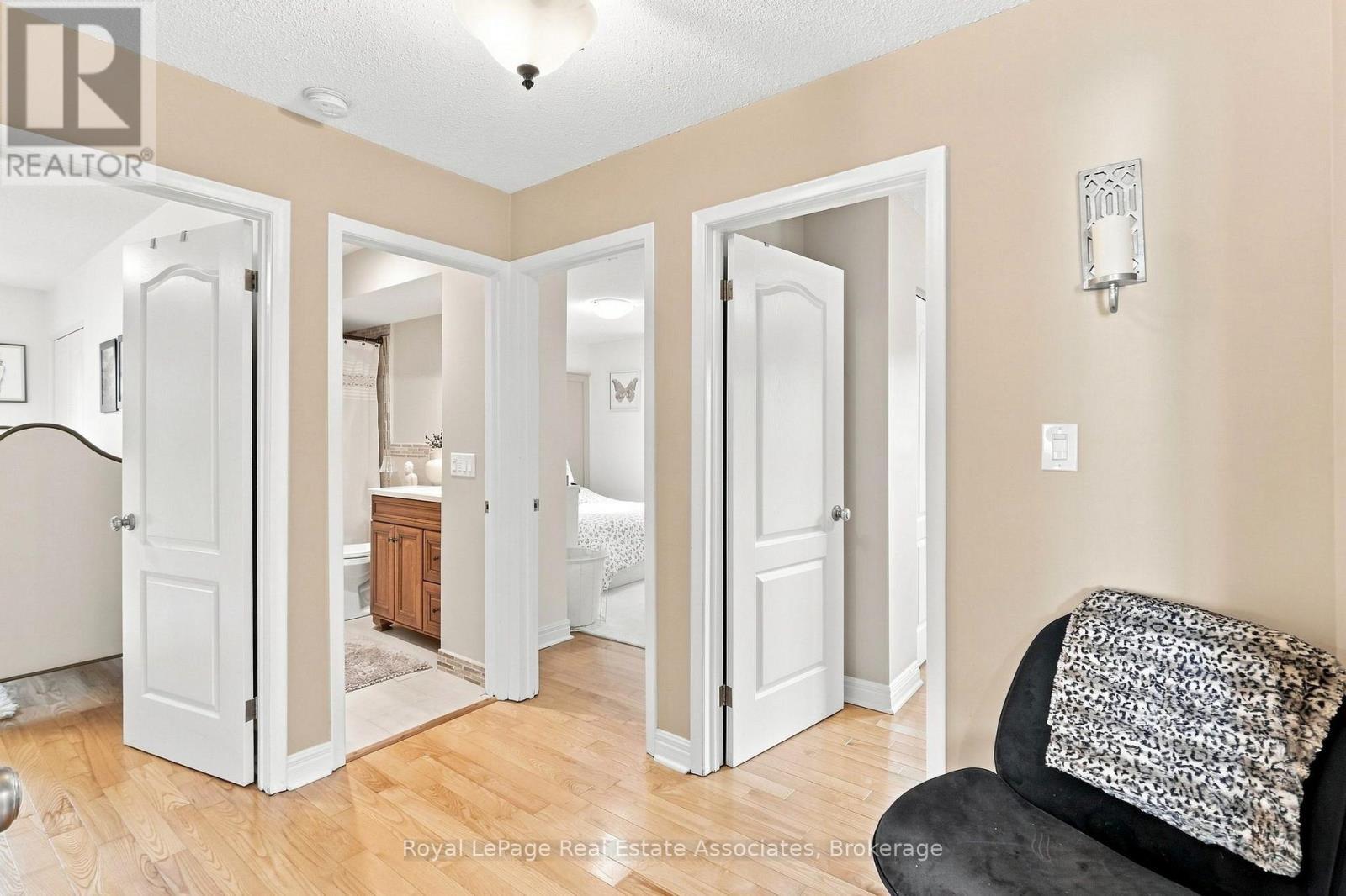 15 Quay Court, Hamilton, ON - Indoor Photo Showing Other Room