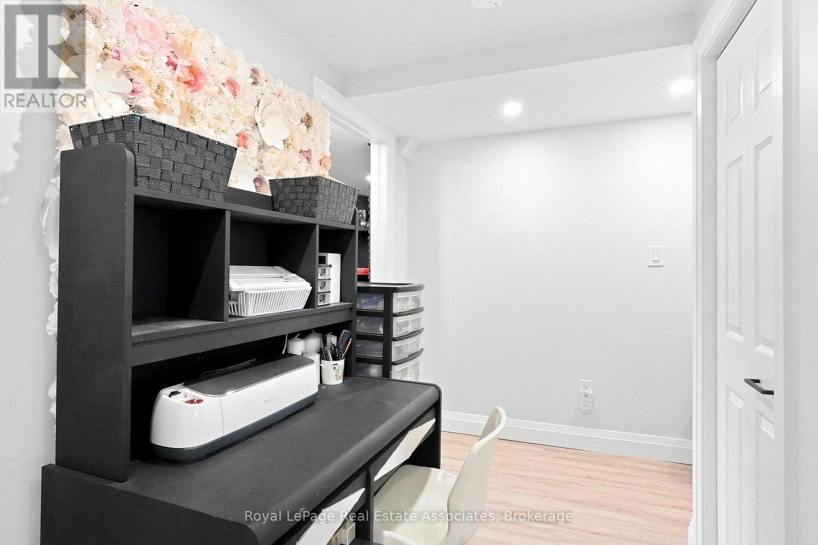 15 Quay Court, Hamilton, ON - Indoor Photo Showing Other Room