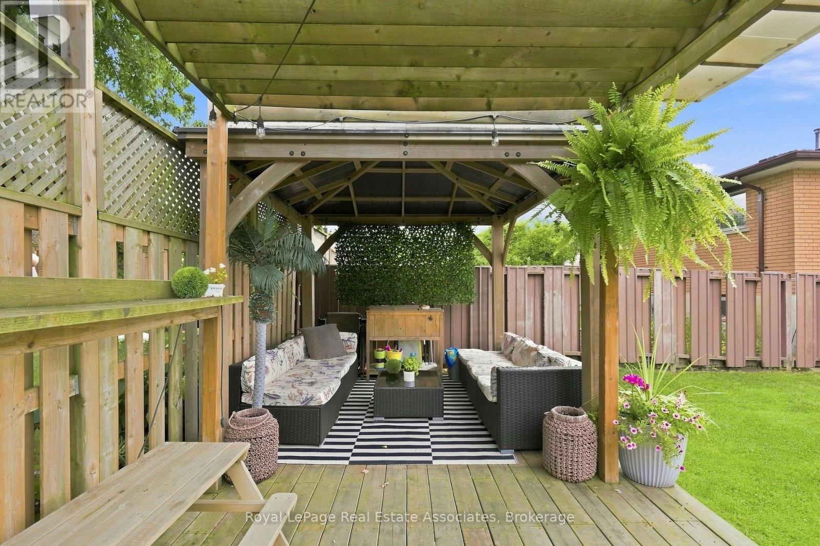 15 Quay Court, Hamilton, ON - Outdoor With Deck Patio Veranda With Exterior