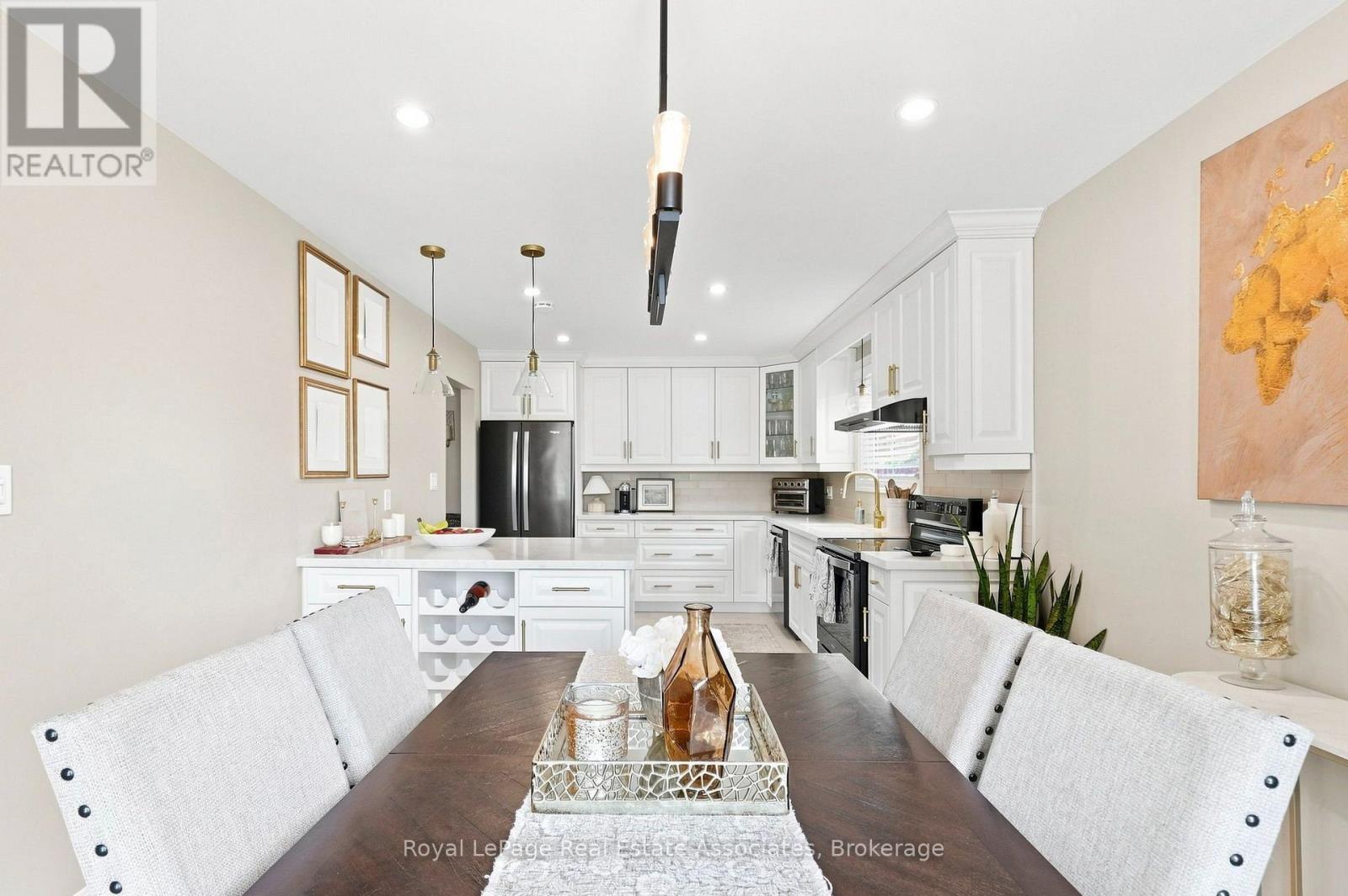 15 Quay Court, Hamilton, ON - Indoor