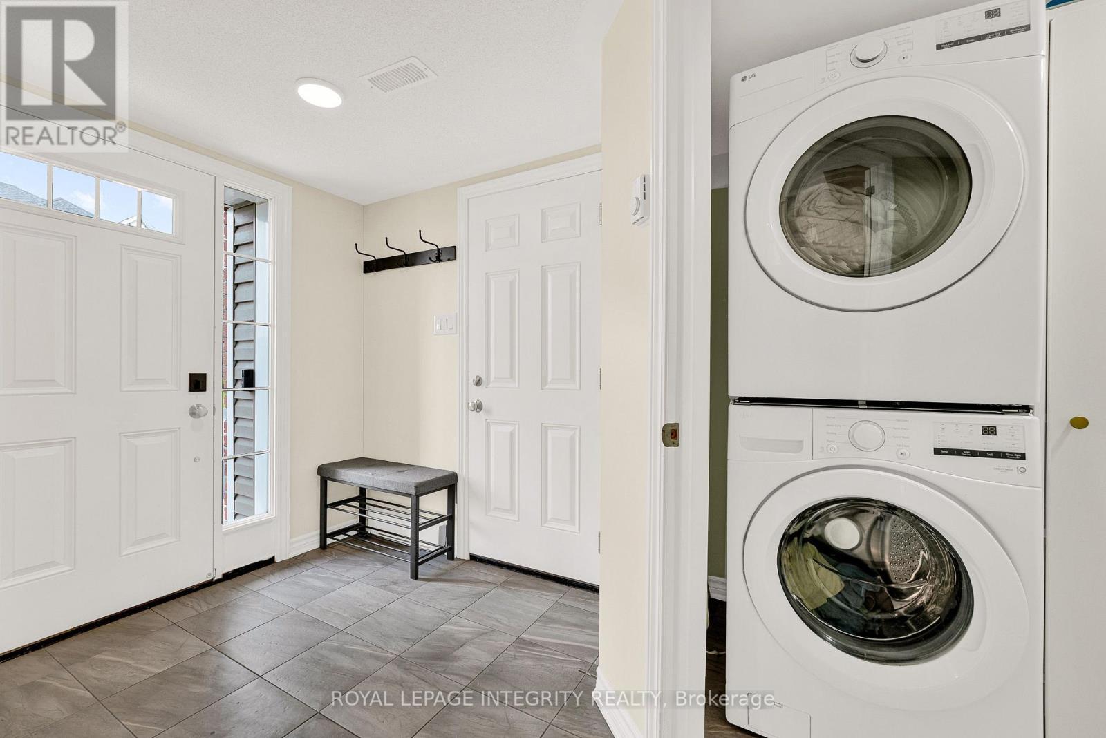 338 Pumpkinseed Crescent, Ottawa, ON - Indoor Photo Showing Laundry Room