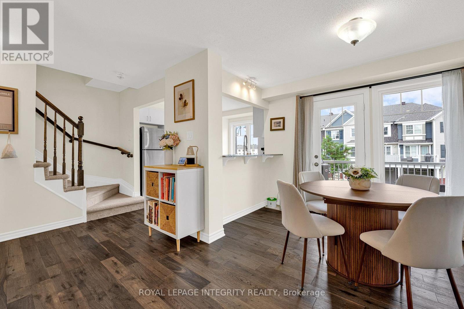 338 Pumpkinseed Crescent, Ottawa, ON - Indoor Photo Showing Dining Room