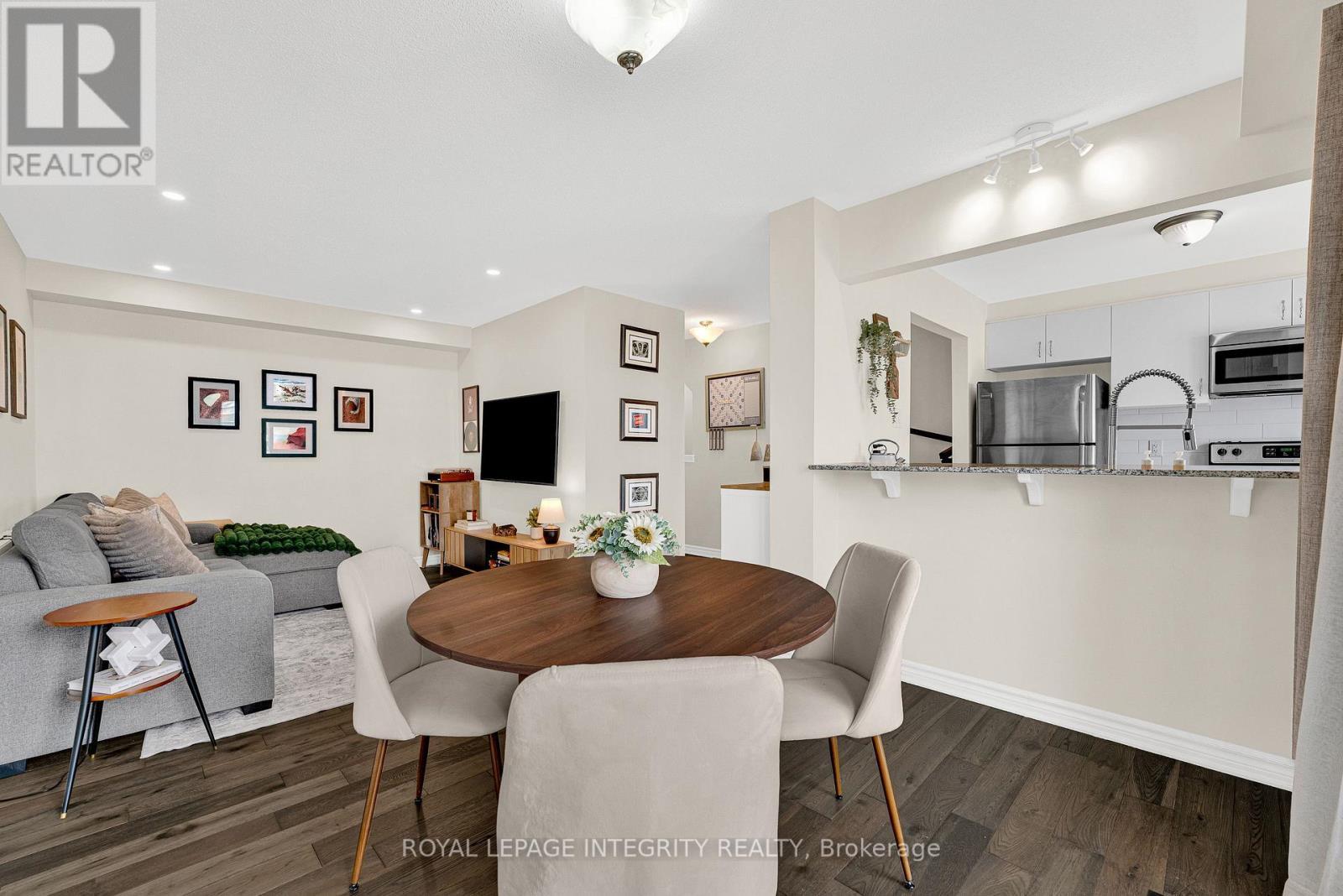 338 Pumpkinseed Crescent, Ottawa, ON - Indoor Photo Showing Dining Room