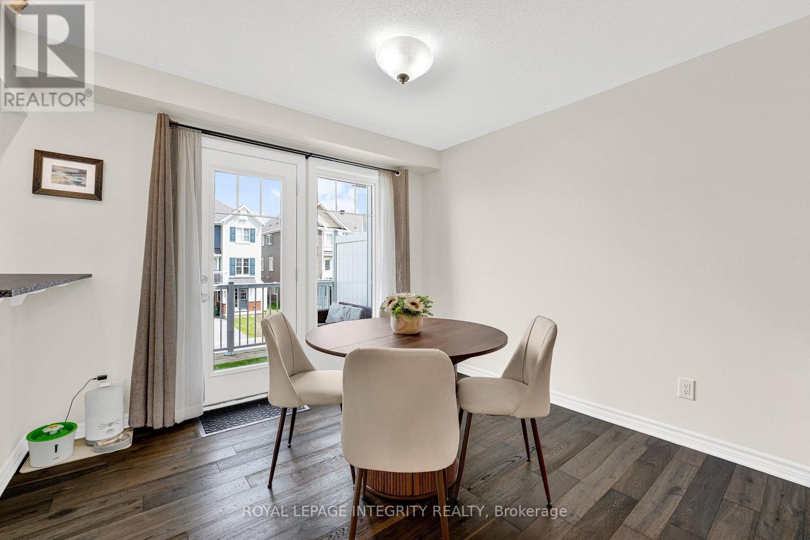 338 Pumpkinseed Crescent, Ottawa, ON - Indoor Photo Showing Dining Room