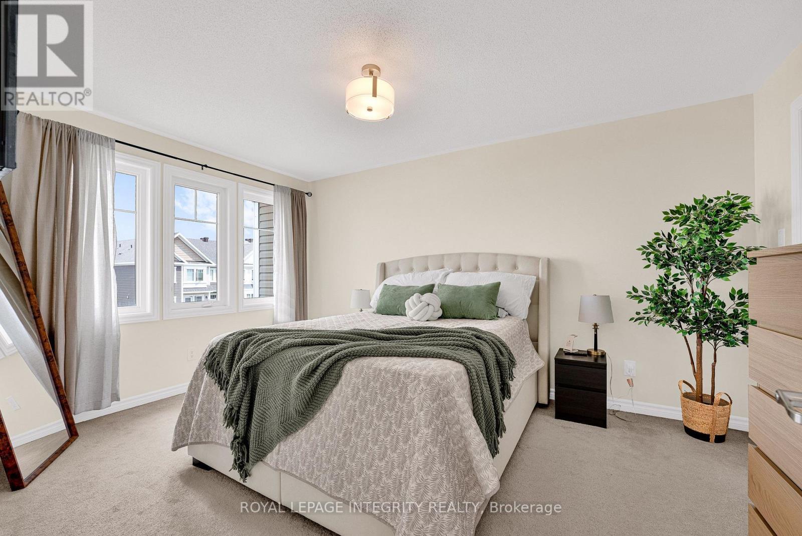 338 Pumpkinseed Crescent, Ottawa, ON - Indoor Photo Showing Bedroom