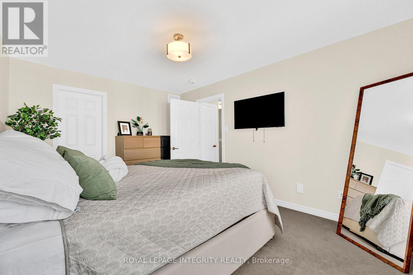 338 Pumpkinseed Crescent, Ottawa, ON - Indoor Photo Showing Bedroom