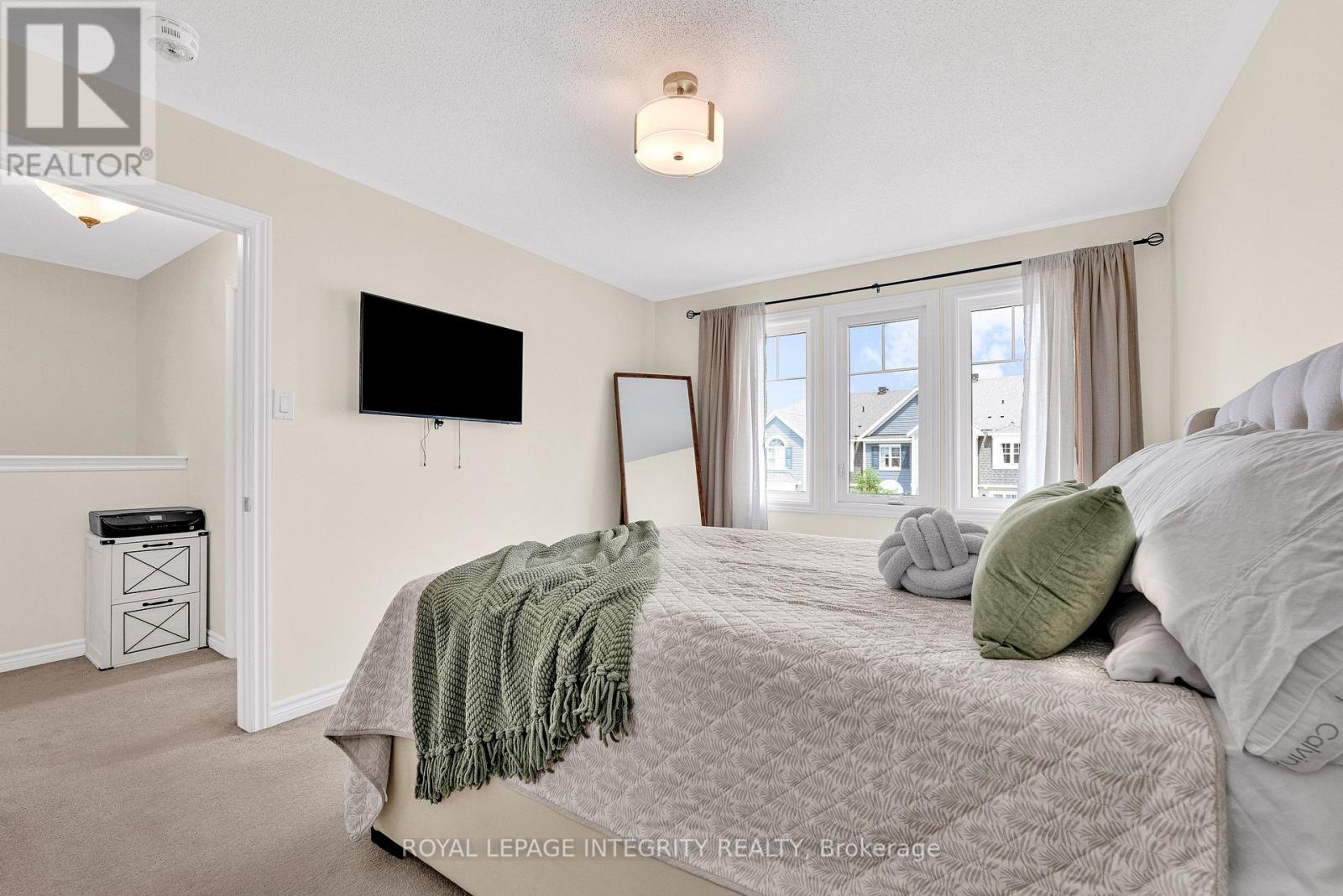 338 Pumpkinseed Crescent, Ottawa, ON - Indoor Photo Showing Bedroom