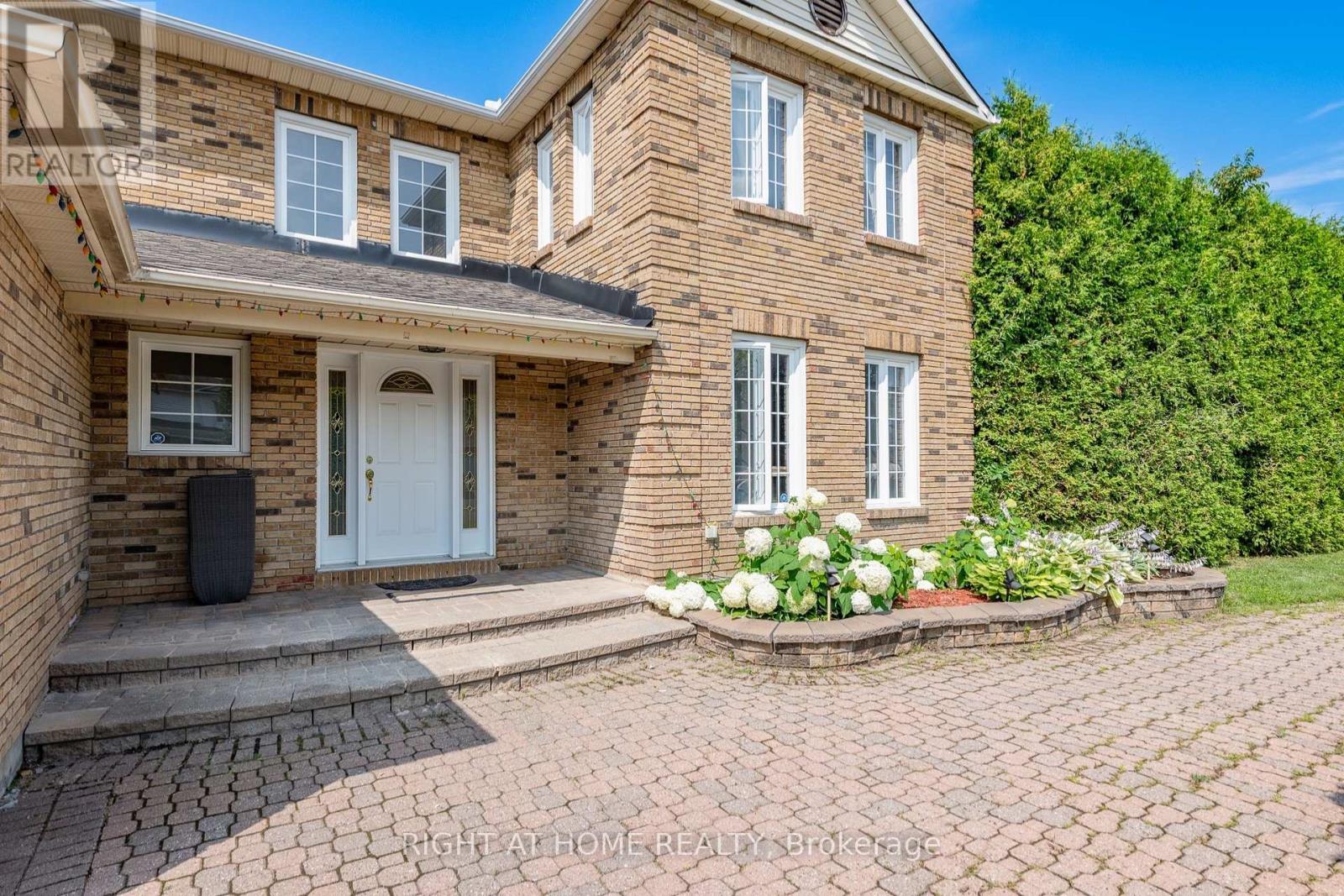 1446 Bourcier Drive, Ottawa, ON - Outdoor