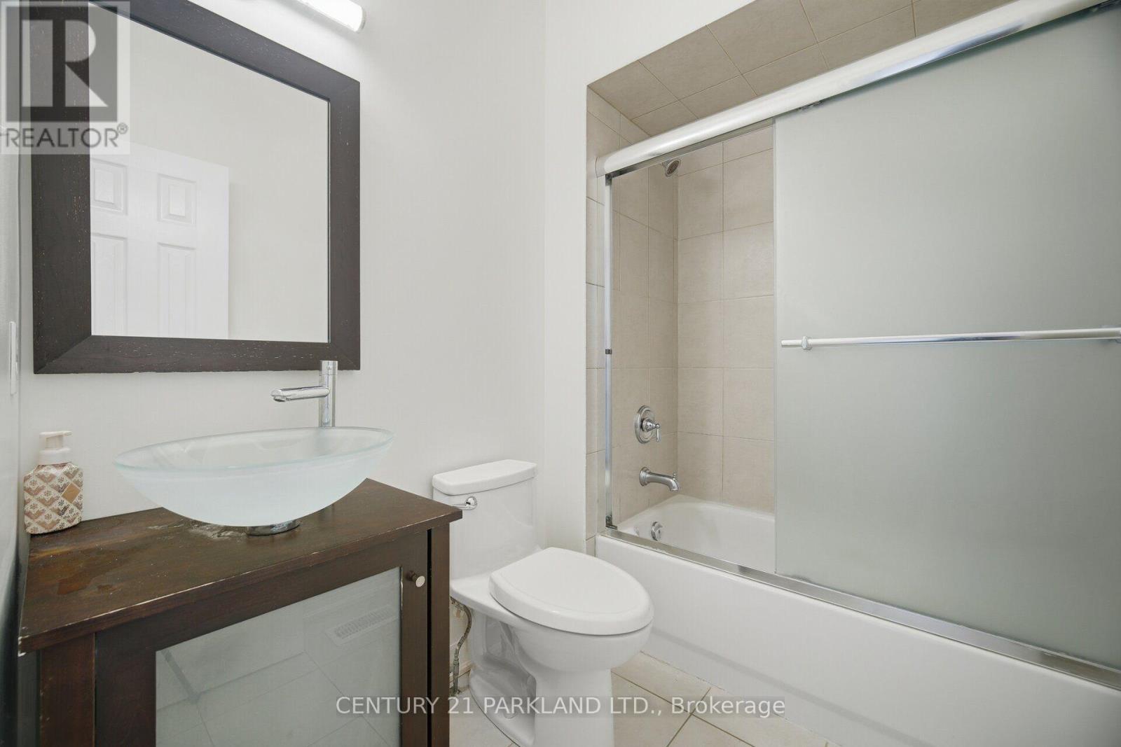 148 Solway Avenue, Vaughan, ON - Indoor Photo Showing Bathroom