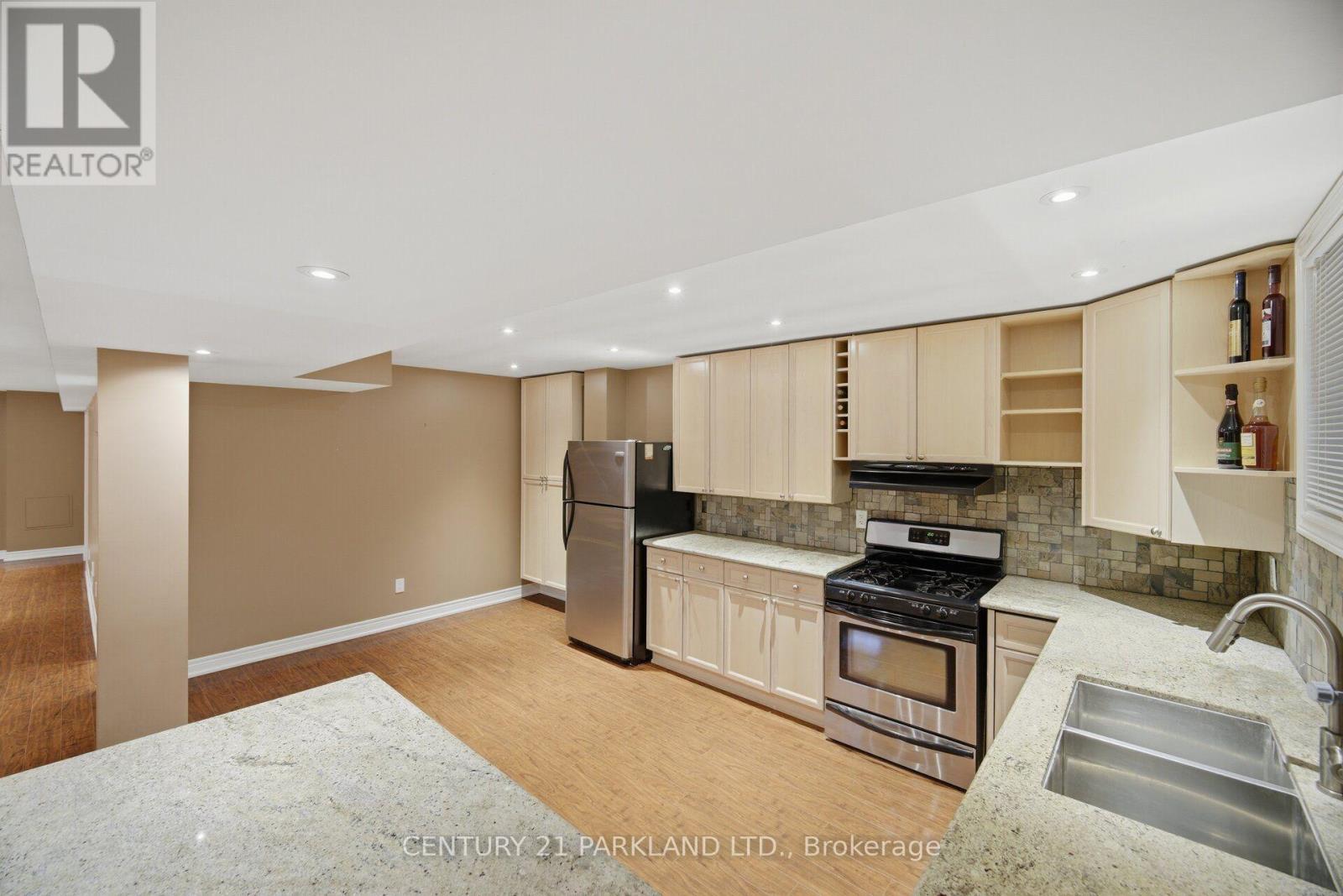 148 Solway Avenue, Vaughan, ON - Indoor Photo Showing Kitchen