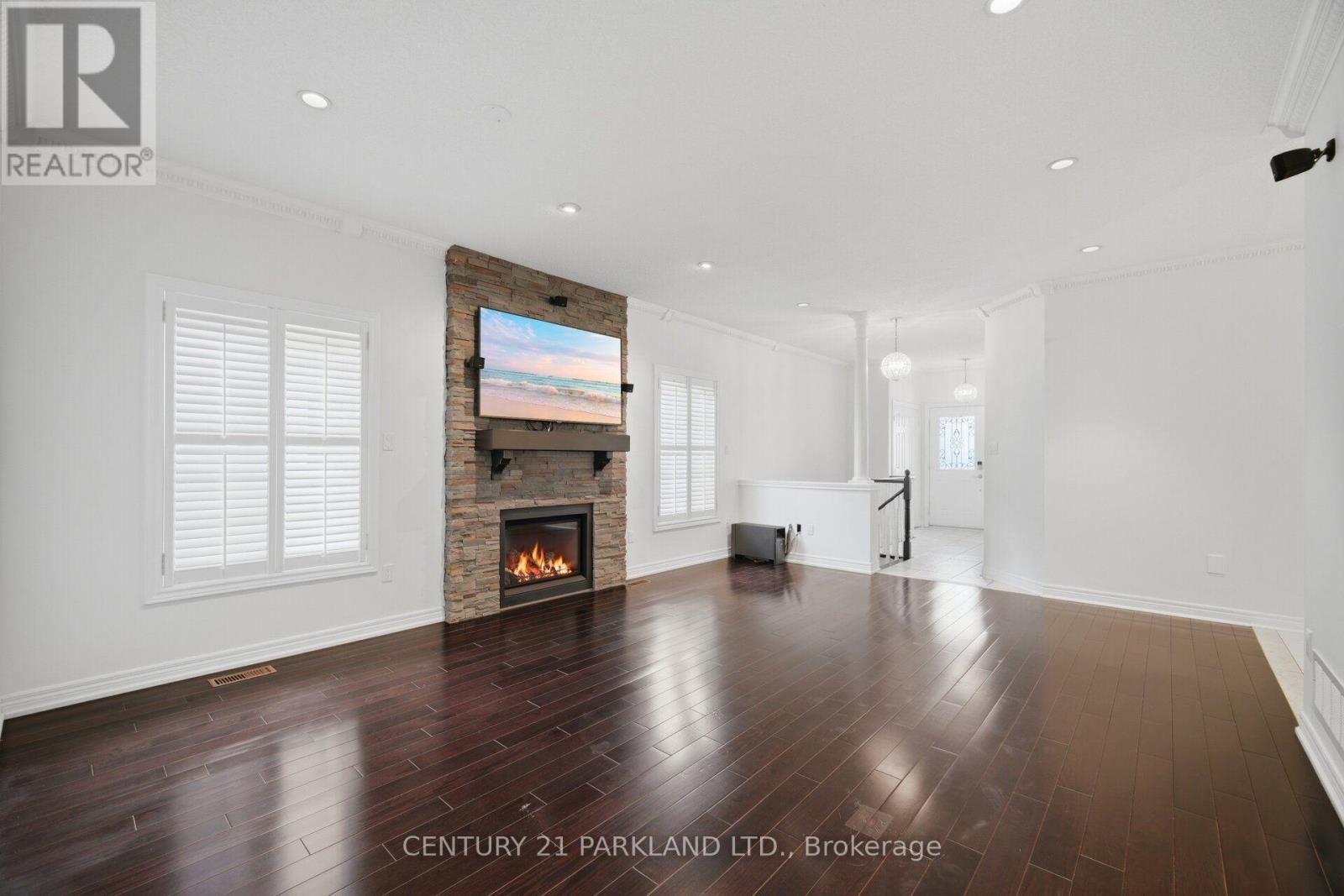 148 Solway Avenue, Vaughan, ON - Indoor Photo Showing Living Room With Fireplace