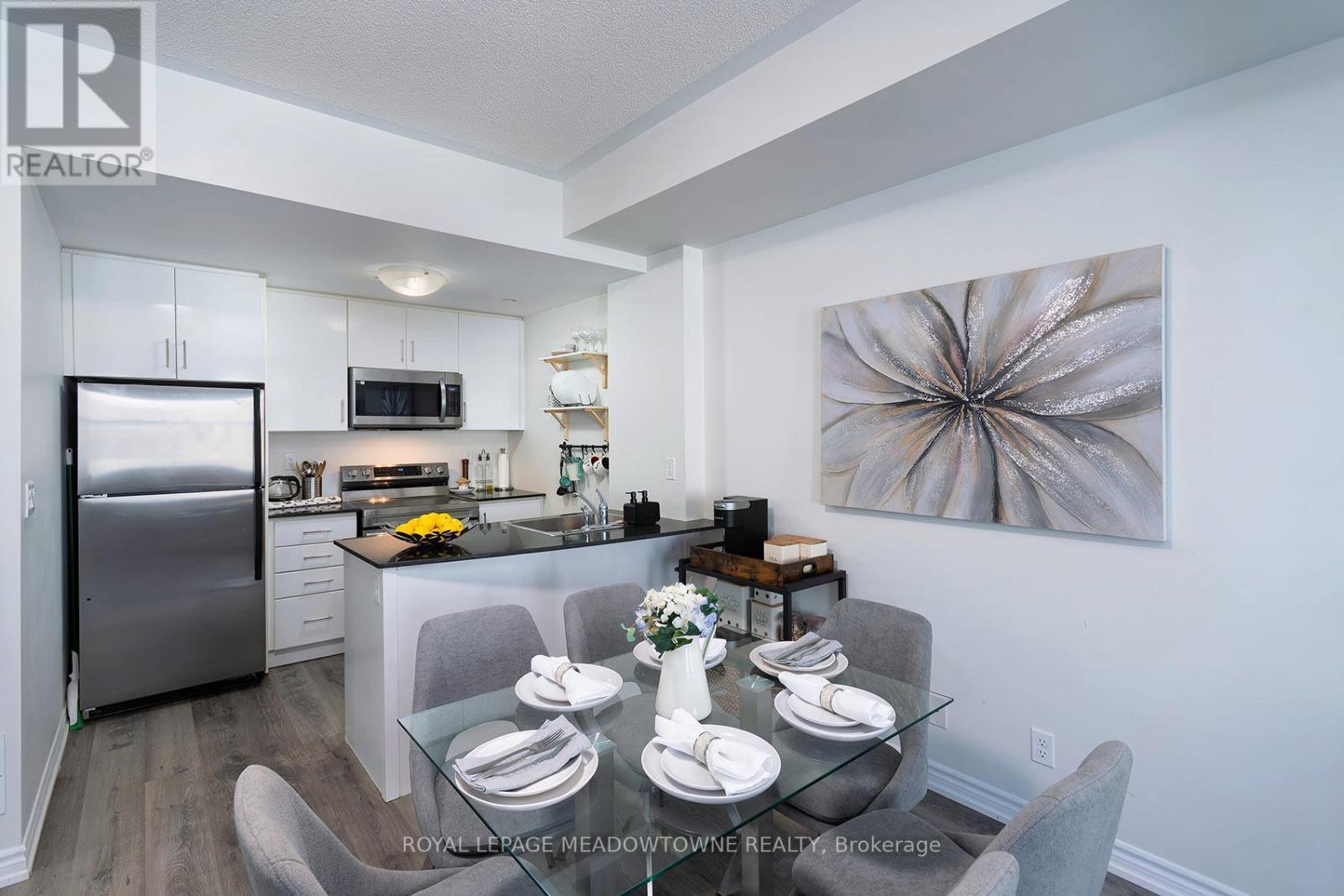 19 - 10 Carnation Avenue, Toronto, ON - Indoor