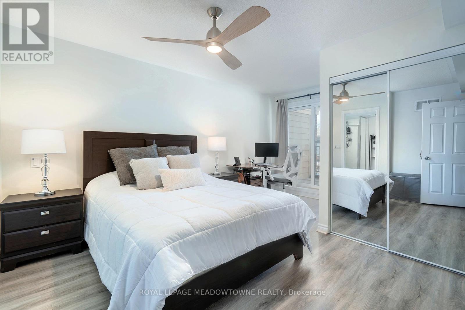 19 - 10 Carnation Avenue, Toronto, ON - Indoor Photo Showing Bedroom