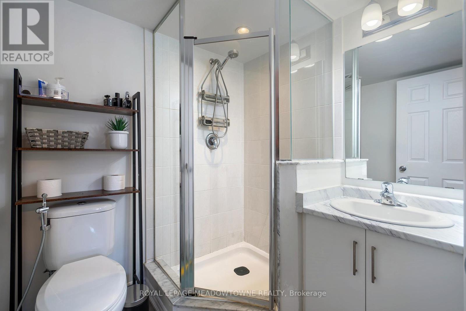 19 - 10 Carnation Avenue, Toronto, ON - Indoor Photo Showing Bathroom