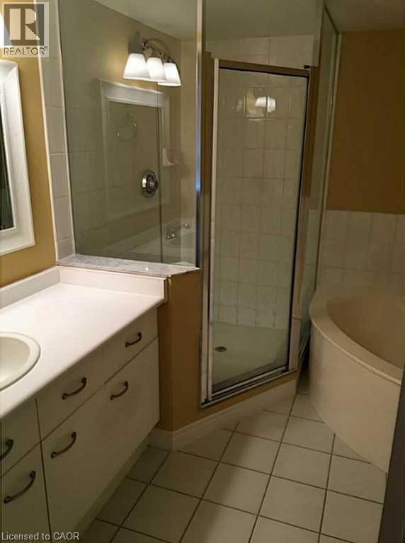 1276 Maple Crossing Boulevard Unit# 809, Burlington, ON - Indoor Photo Showing Bathroom
