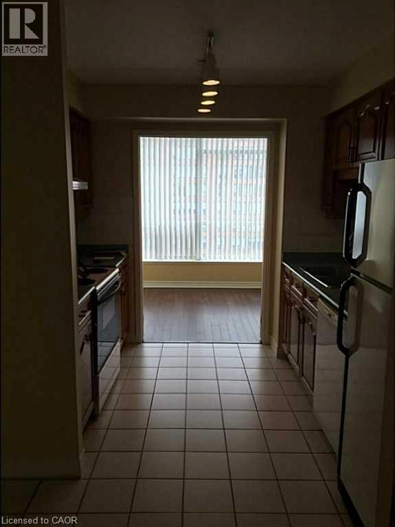 1276 Maple Crossing Boulevard Unit# 809, Burlington, ON - Indoor Photo Showing Kitchen
