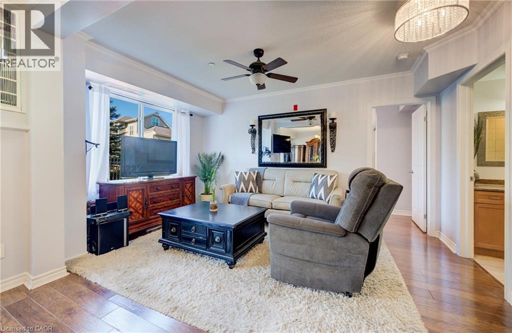 8 Harris Street Unit# 118, Cambridge, ON - Indoor Photo Showing Living Room