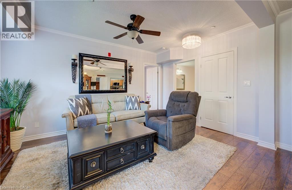 8 Harris Street Unit# 118, Cambridge, ON - Indoor Photo Showing Living Room