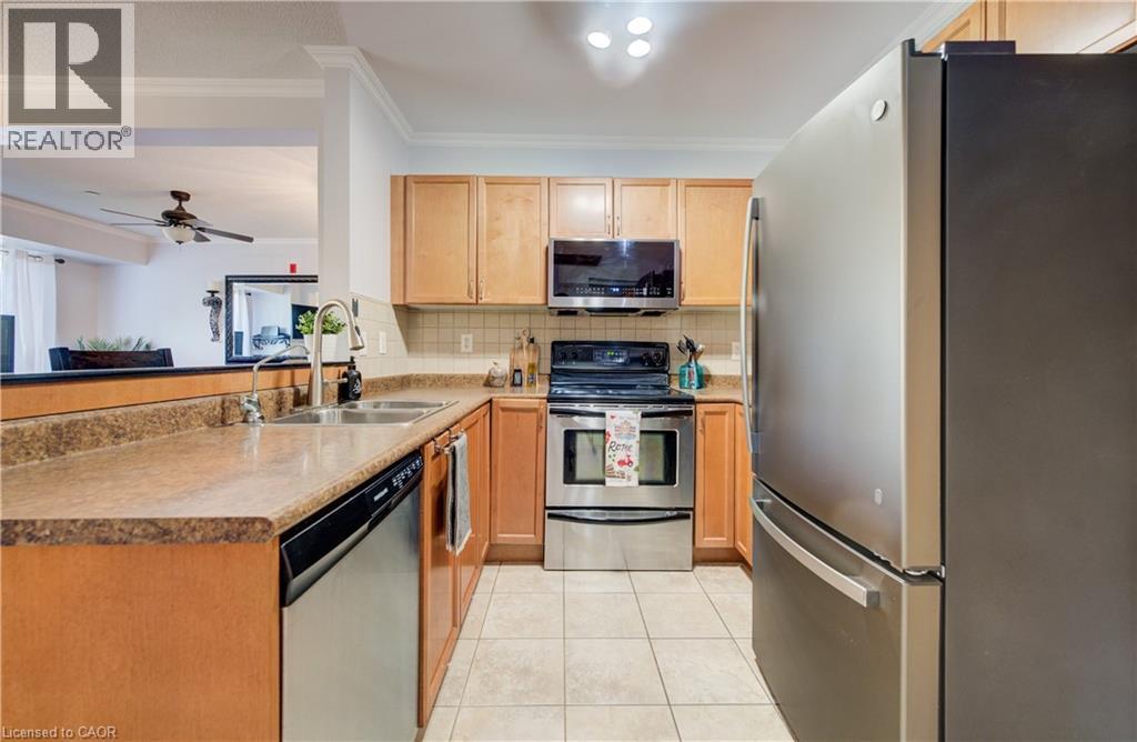 8 Harris Street Unit# 118, Cambridge, ON - Indoor Photo Showing Kitchen With Double Sink