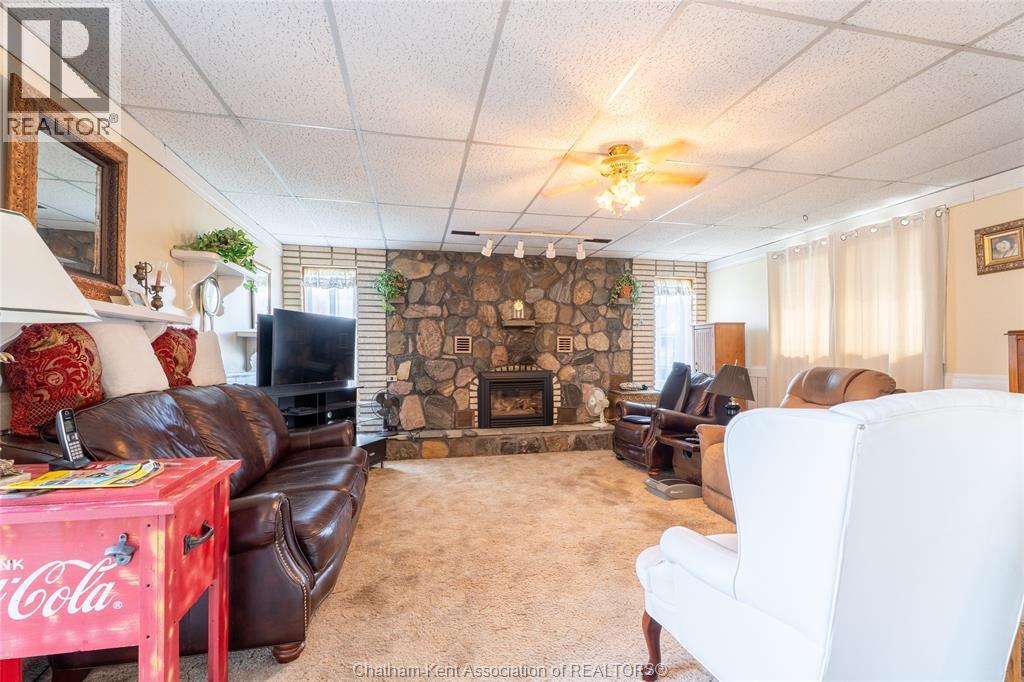 16 Arthur Drive, Chatham, ON - Indoor With Fireplace