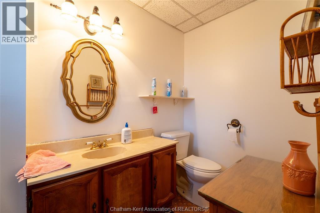 16 Arthur Drive, Chatham, ON - Indoor Photo Showing Bathroom
