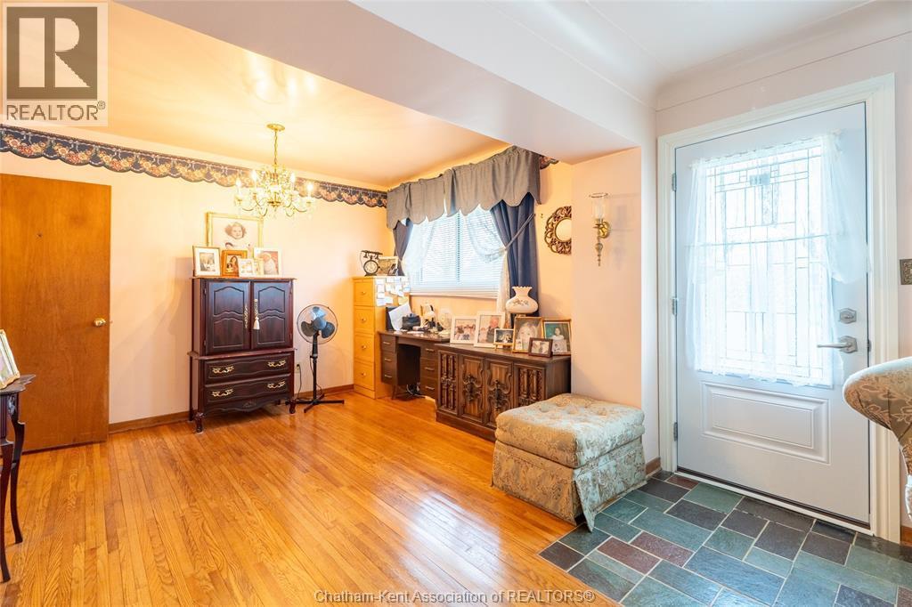 16 Arthur Drive, Chatham, ON - Indoor