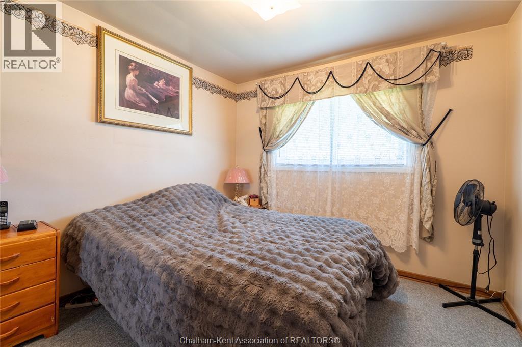 16 Arthur Drive, Chatham, ON - Indoor Photo Showing Bedroom