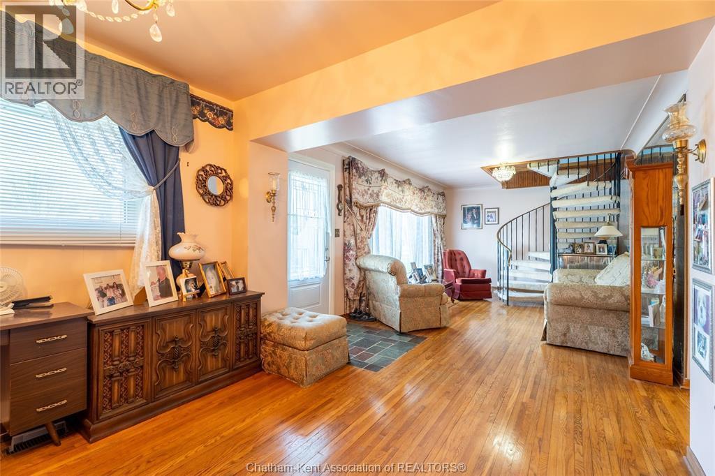 16 Arthur Drive, Chatham, ON - Indoor