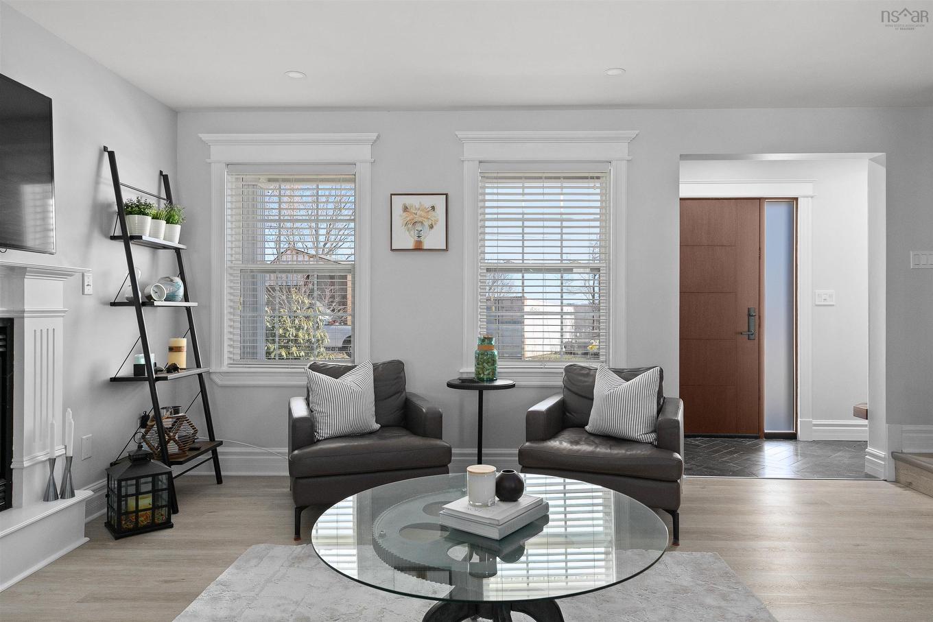 42 Margaret Road, Halifax, NS - Indoor Photo Showing Living Room