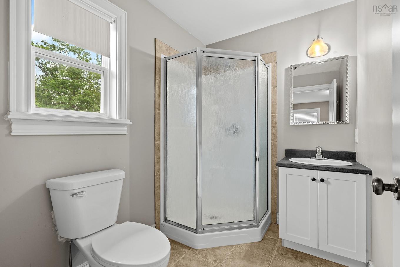 45 Stirling Drive, Cole Harbour, NS - Indoor Photo Showing Bathroom