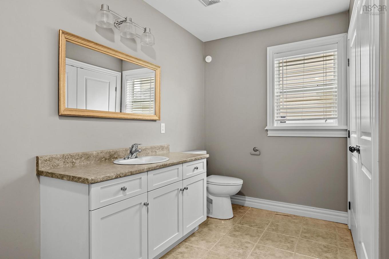 45 Stirling Drive, Cole Harbour, NS - Indoor Photo Showing Bathroom