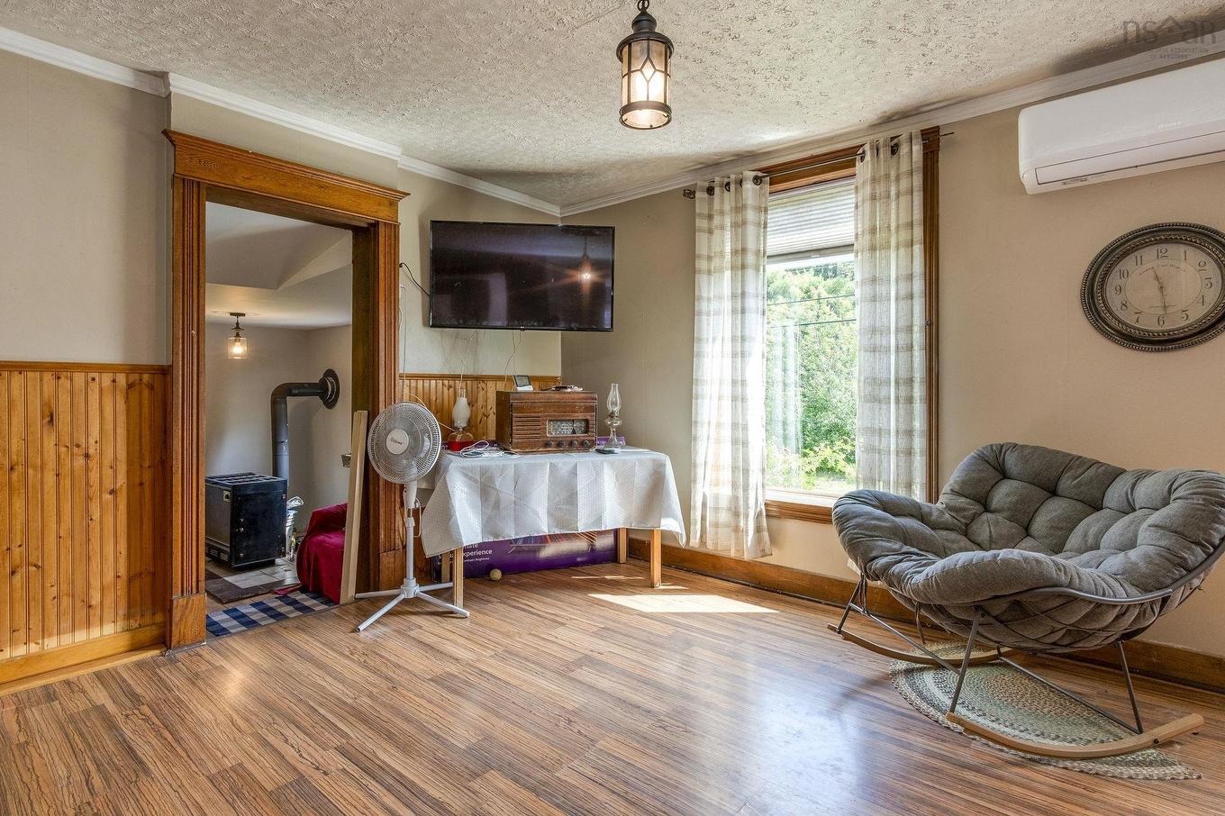 389 Bentley Road, Rockland, NS - Indoor Photo Showing Living Room