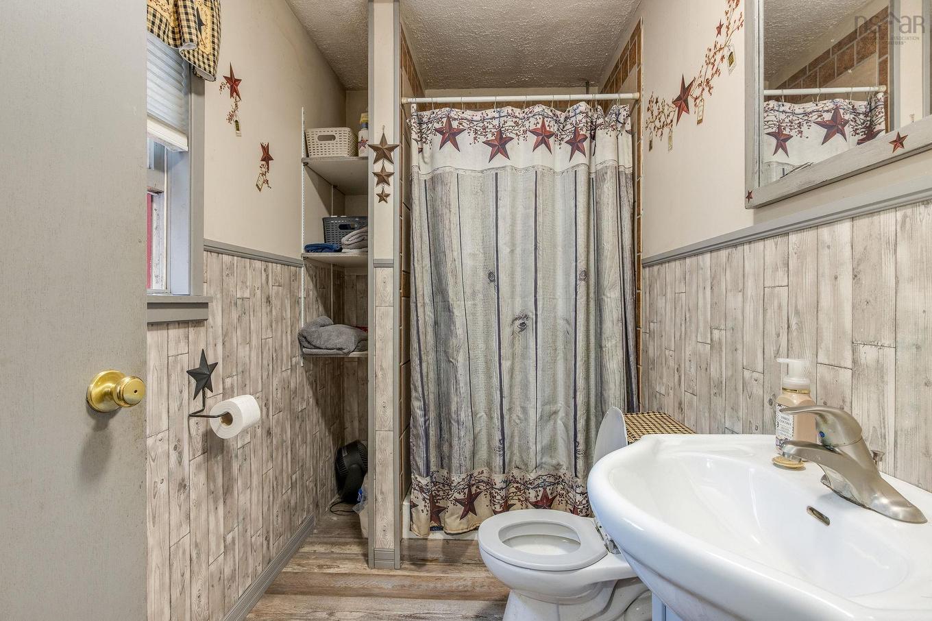 389 Bentley Road, Rockland, NS - Indoor Photo Showing Bathroom