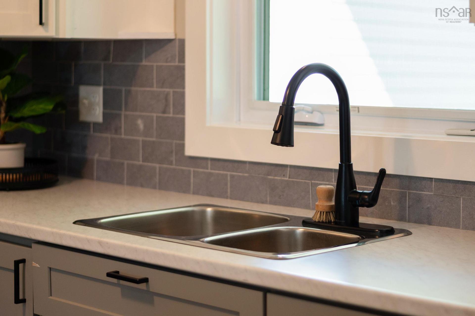 1055 Marie Crescent, North Kentville, NS - Indoor Photo Showing Kitchen With Double Sink