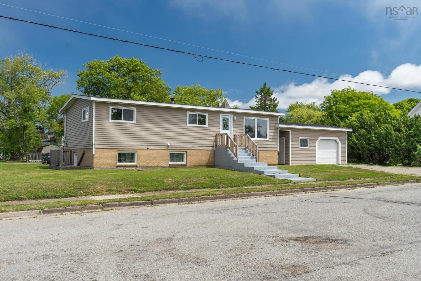 2 Huntington Street, Yarmouth, NS