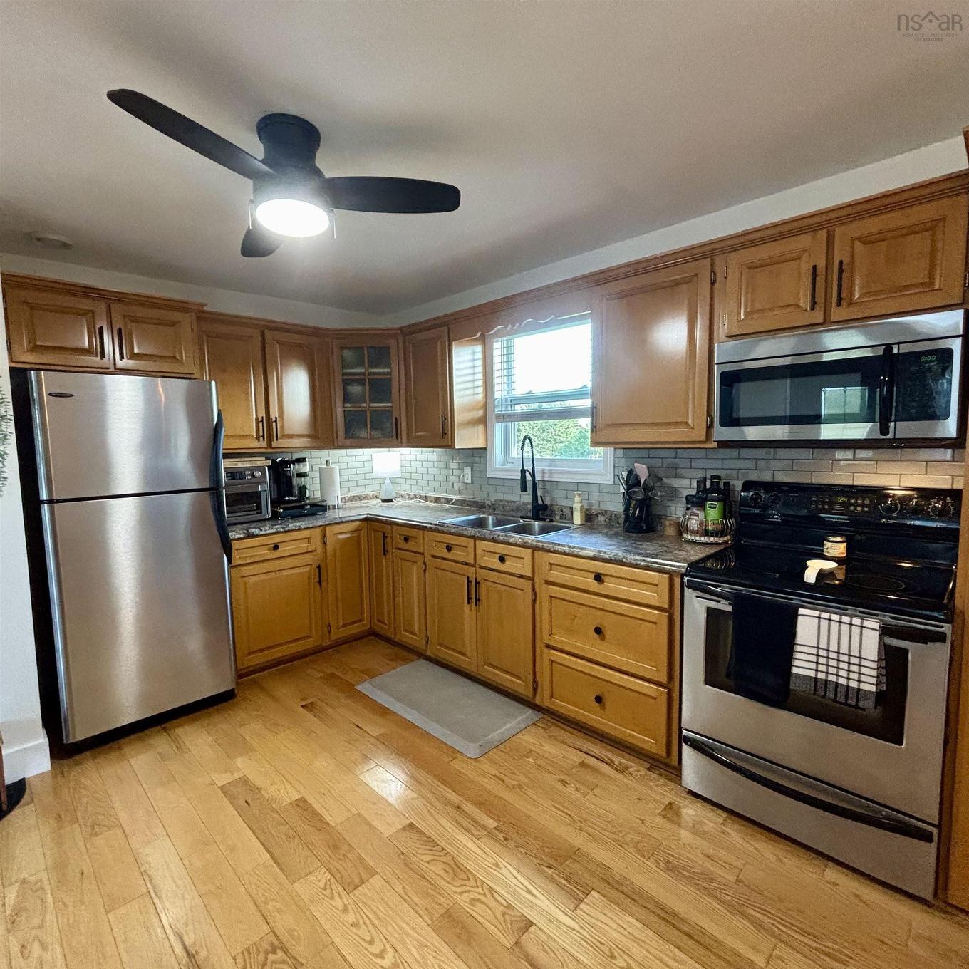 45 King Street, Scotchtown, NS - Indoor Photo Showing Kitchen With Double Sink