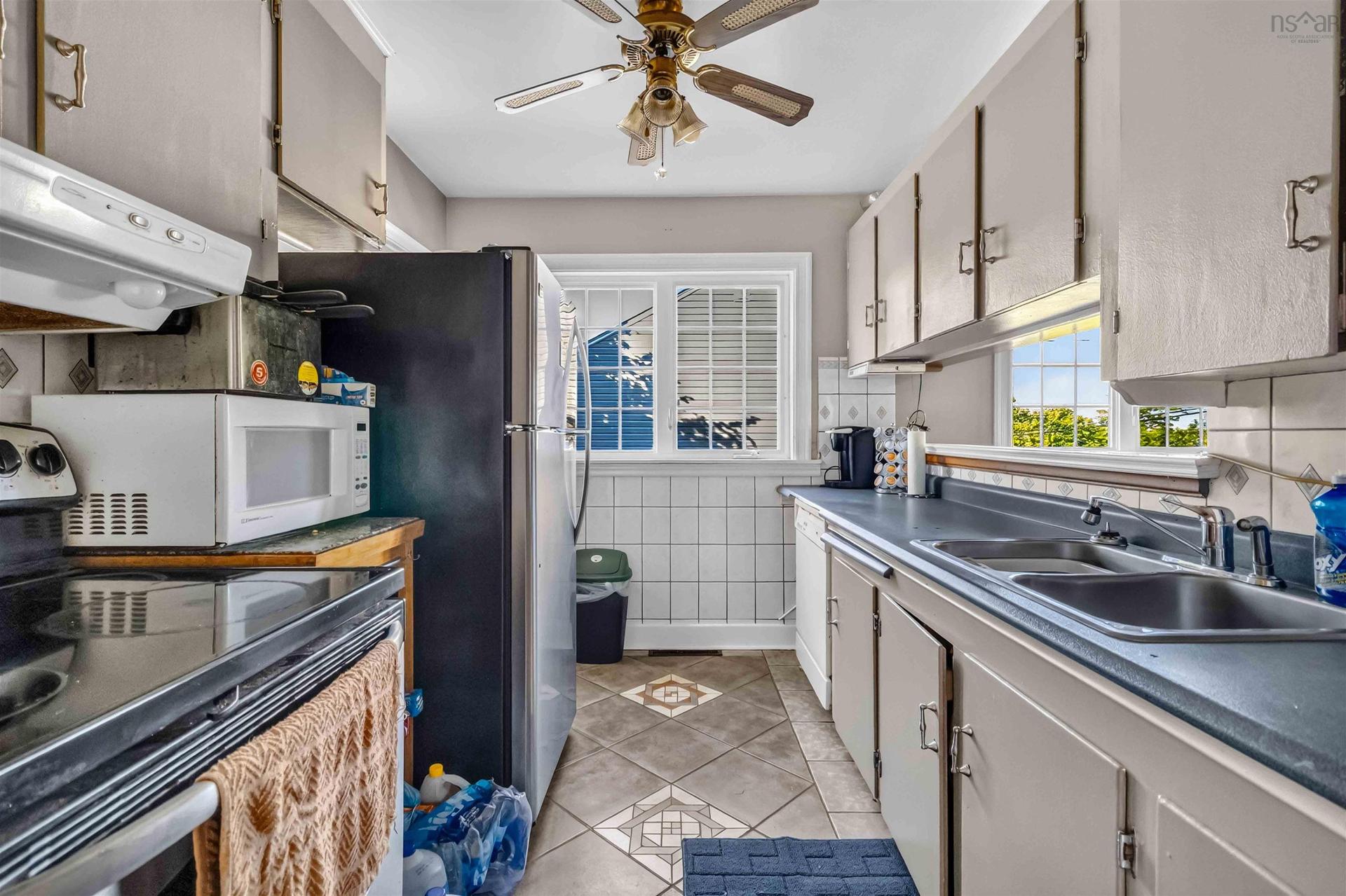 12 Auburn Avenue, Spryfield, NS - Indoor Photo Showing Kitchen With Double Sink