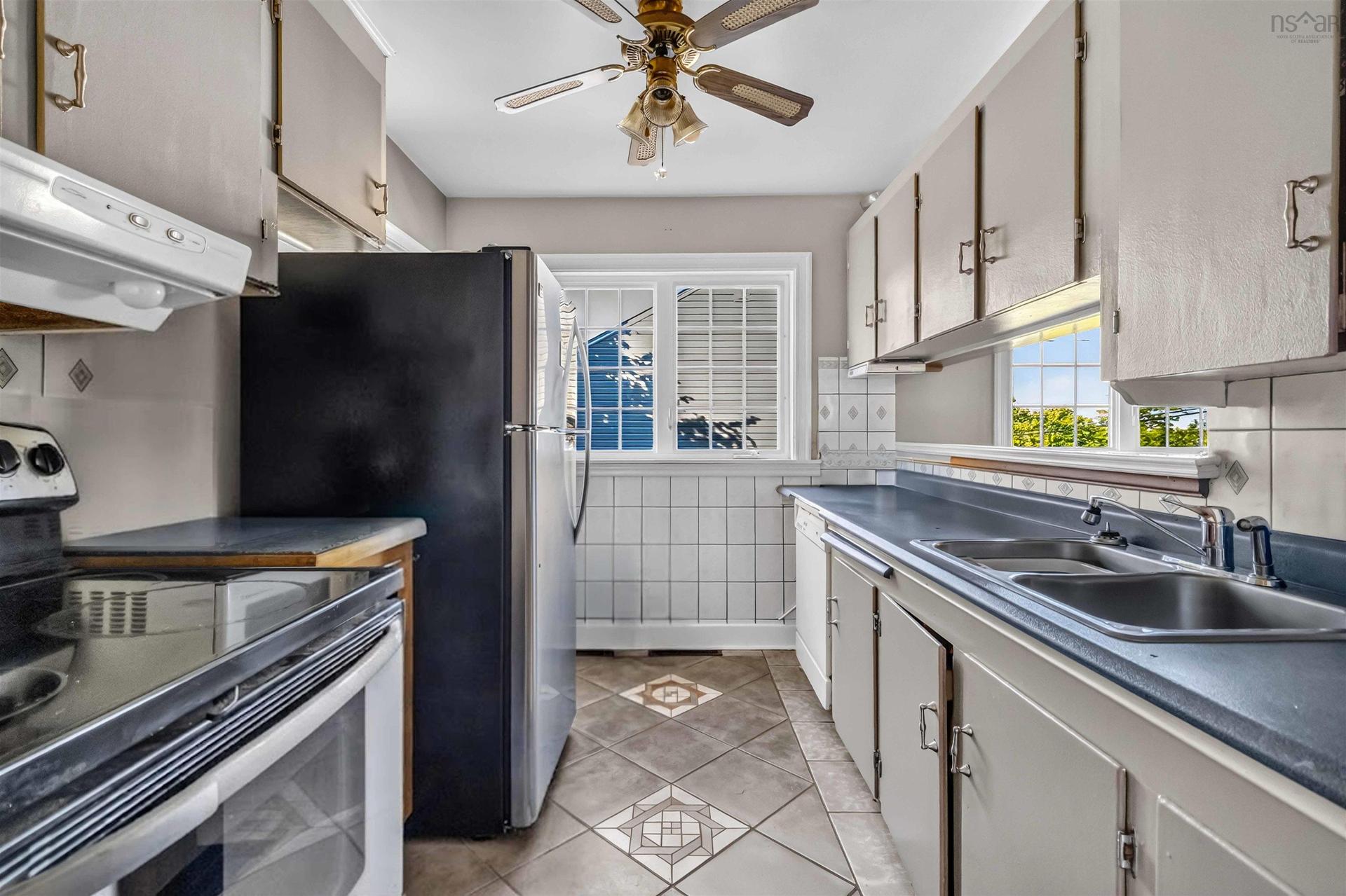 12 Auburn Avenue, Spryfield, NS - Indoor Photo Showing Kitchen With Double Sink