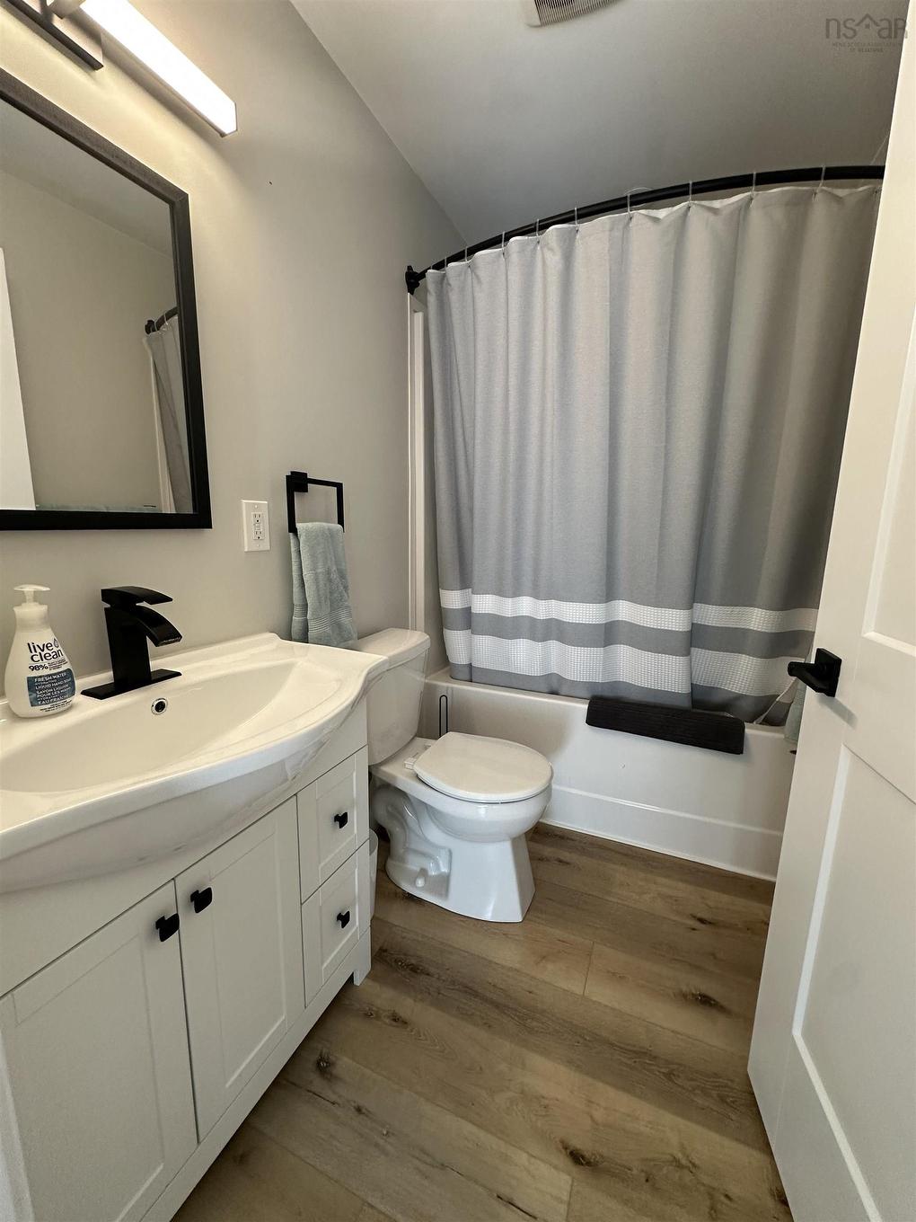 76 Five Rivers Drive, White Point, NS - Indoor Photo Showing Bathroom