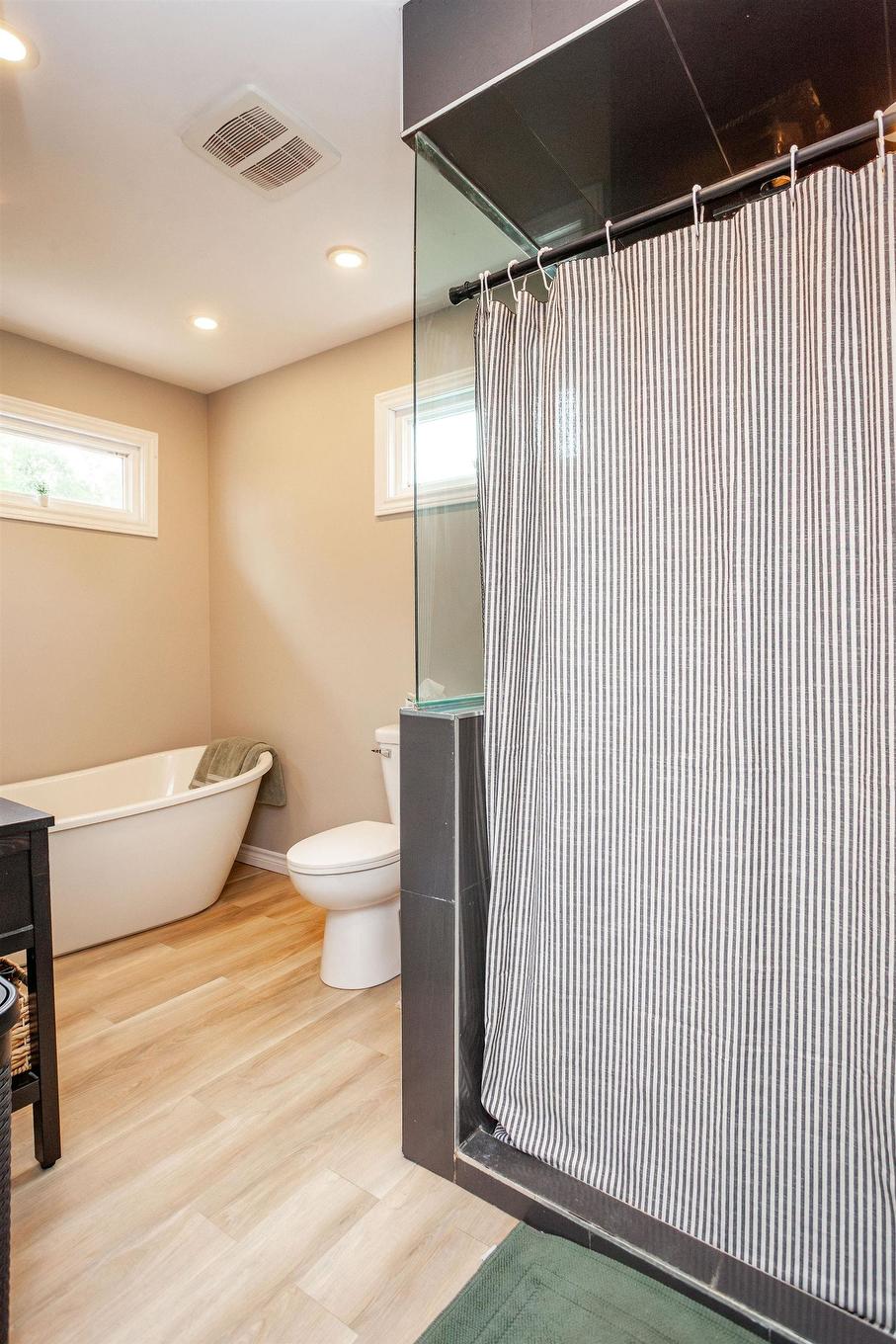 594 Kayes Road, Georgetown, PE - Indoor Photo Showing Bathroom