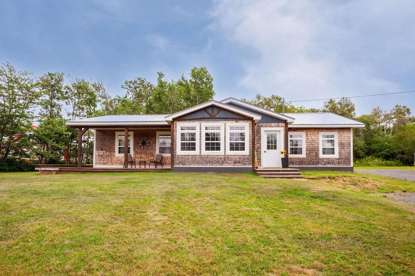 594 Kayes Road, Georgetown, PE - Outdoor With Deck Patio Veranda
