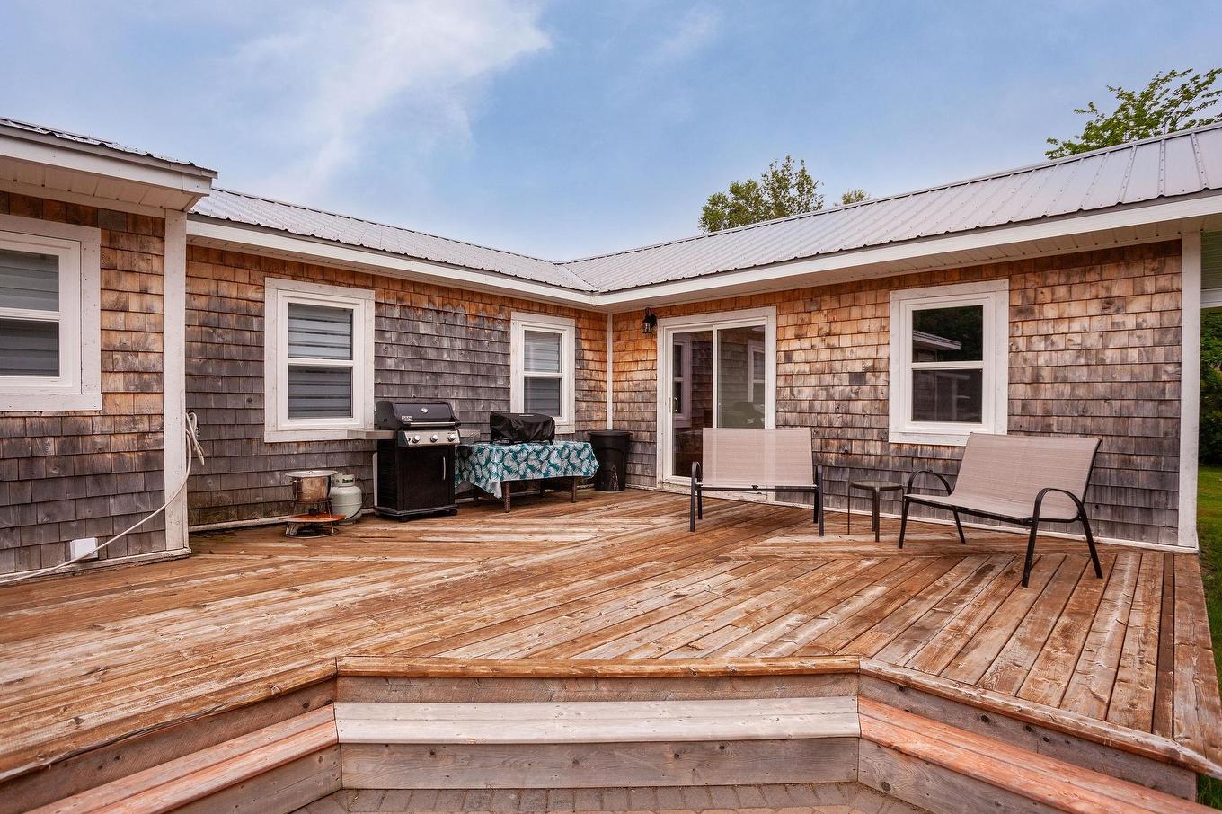 594 Kayes Road, Georgetown, PE - Outdoor