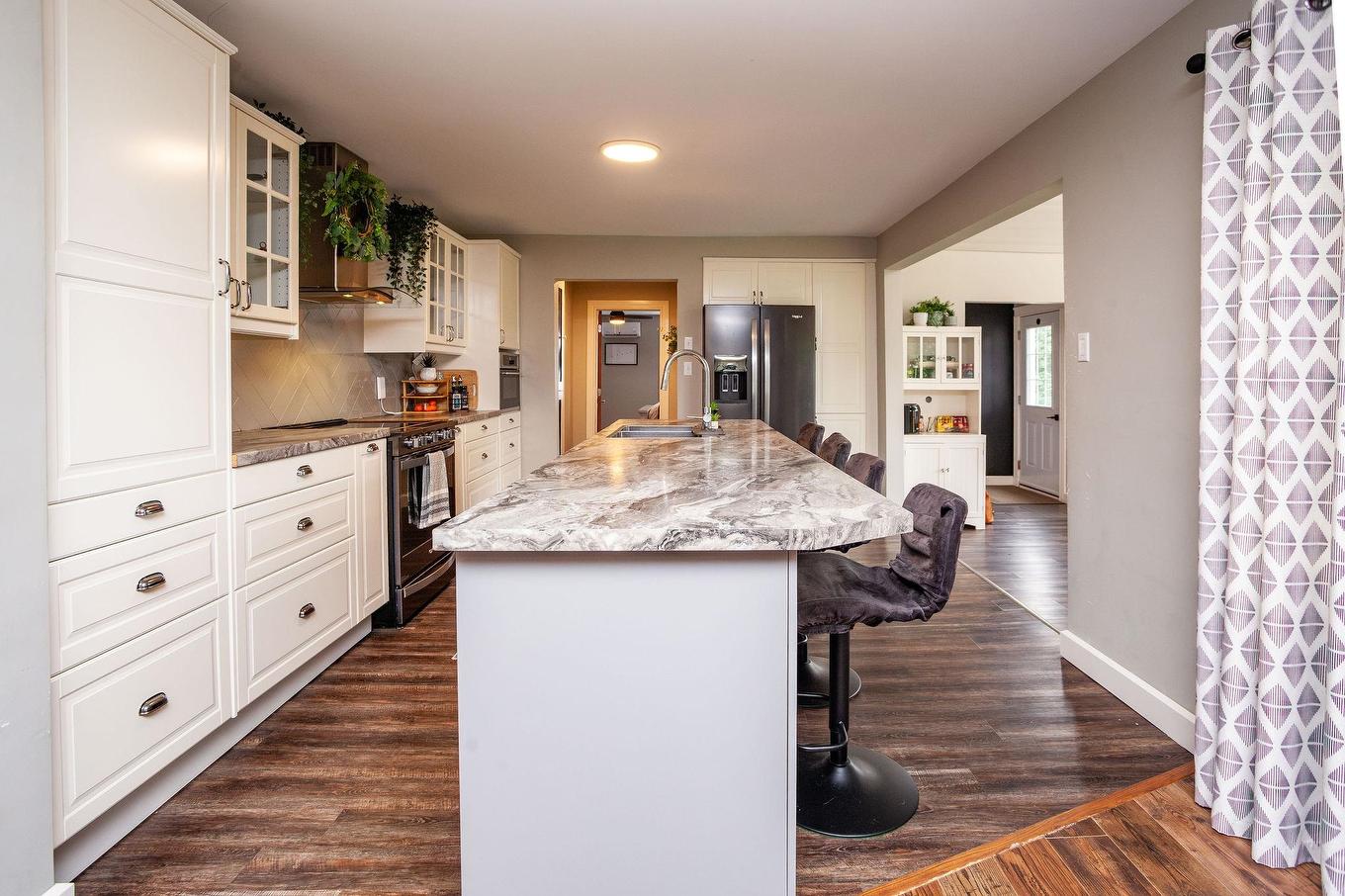 594 Kayes Road, Georgetown, PE - Indoor Photo Showing Kitchen With Upgraded Kitchen