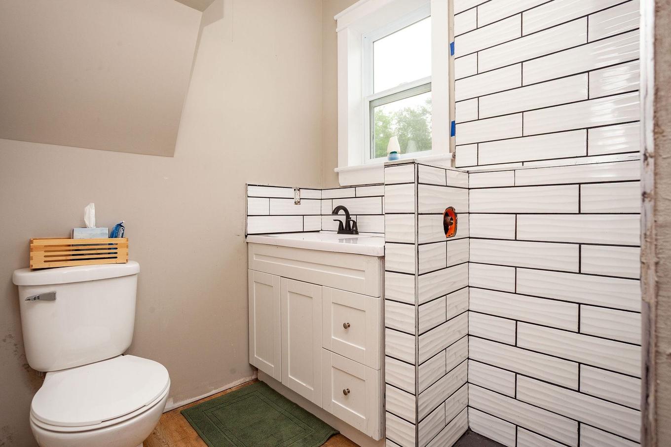 594 Kayes Road, Georgetown, PE - Indoor Photo Showing Bathroom