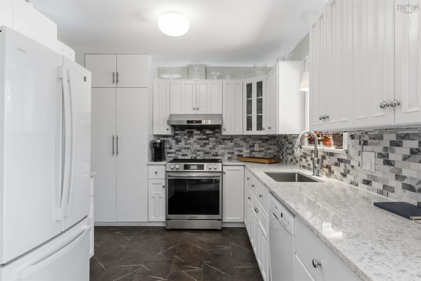 6 Iona Road, Wolfville, NS - Indoor Photo Showing Kitchen