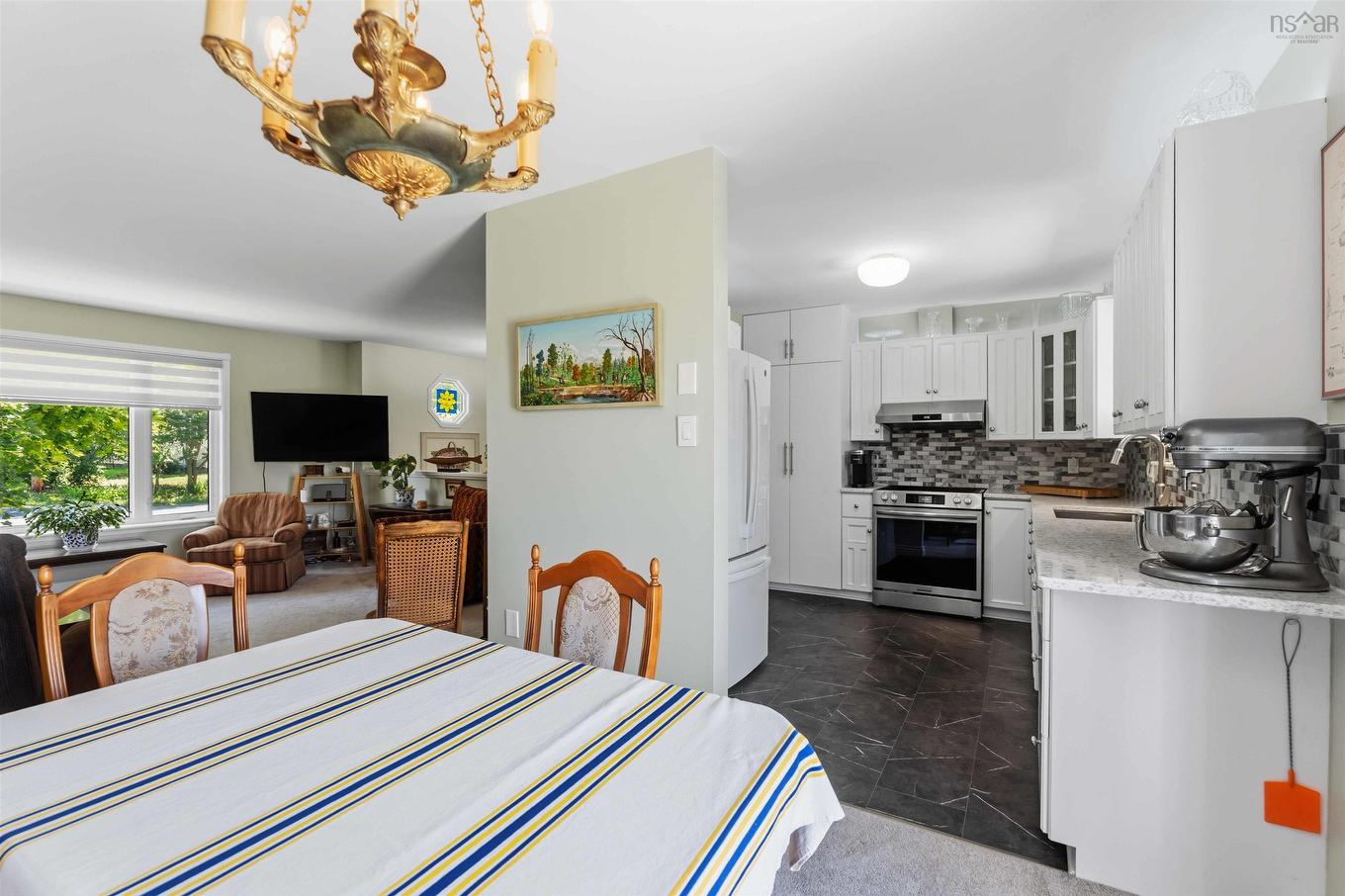 6 Iona Road, Wolfville, NS - Indoor