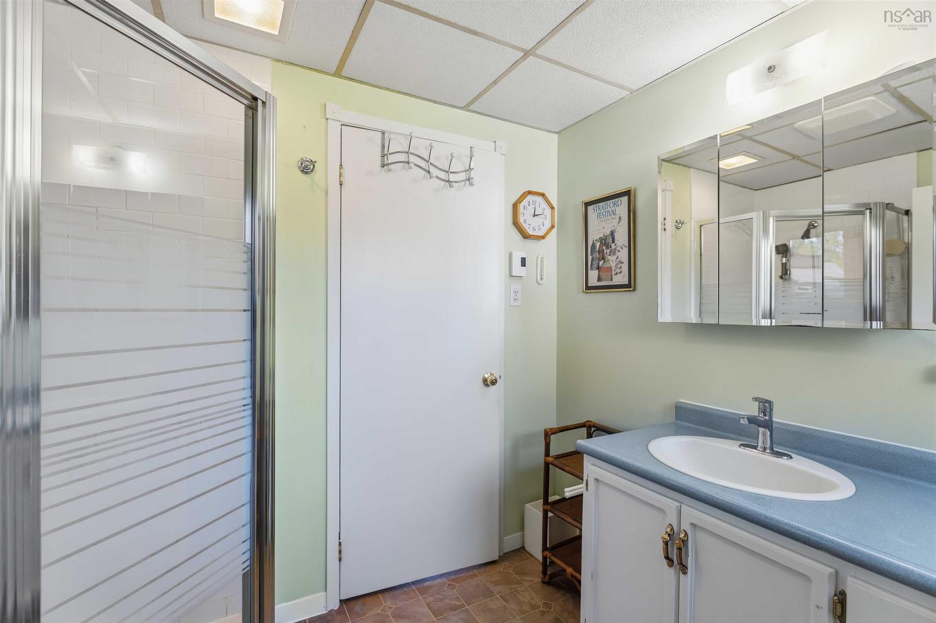 6 Iona Road, Wolfville, NS - Indoor Photo Showing Bathroom
