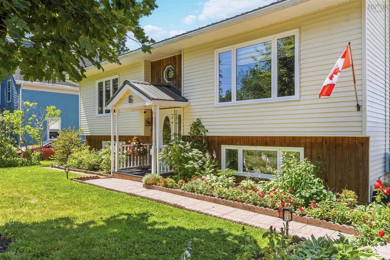 6 Iona Road, Wolfville, NS - Outdoor